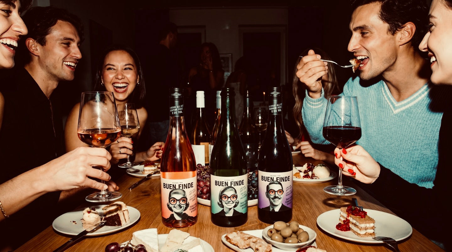Cómo maridar vino sin alcohol: guía práctica para combinar Buen Finde 0.0% con comida